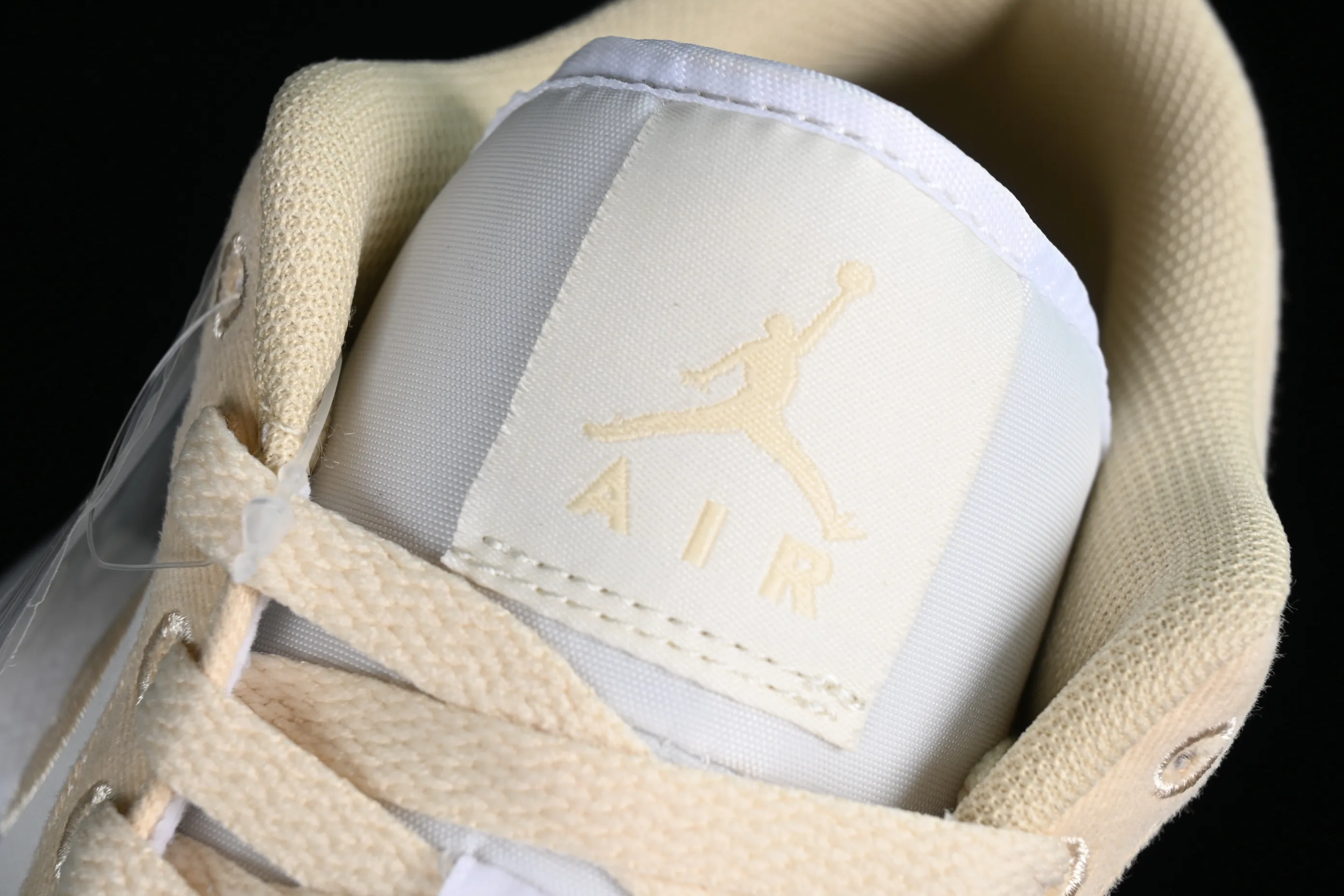 All categories Air Jordan Jordan series basketball shoes Air Jordan 1 Low Air Jordan 1 Low AJ1 Joe 1 electric embroidery white and yellow low-top cultural basketball shoes FN3722-701